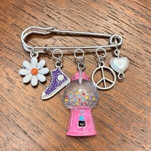 New fun bubble gum daisy peace Charm Safety Pin for Kids/adults